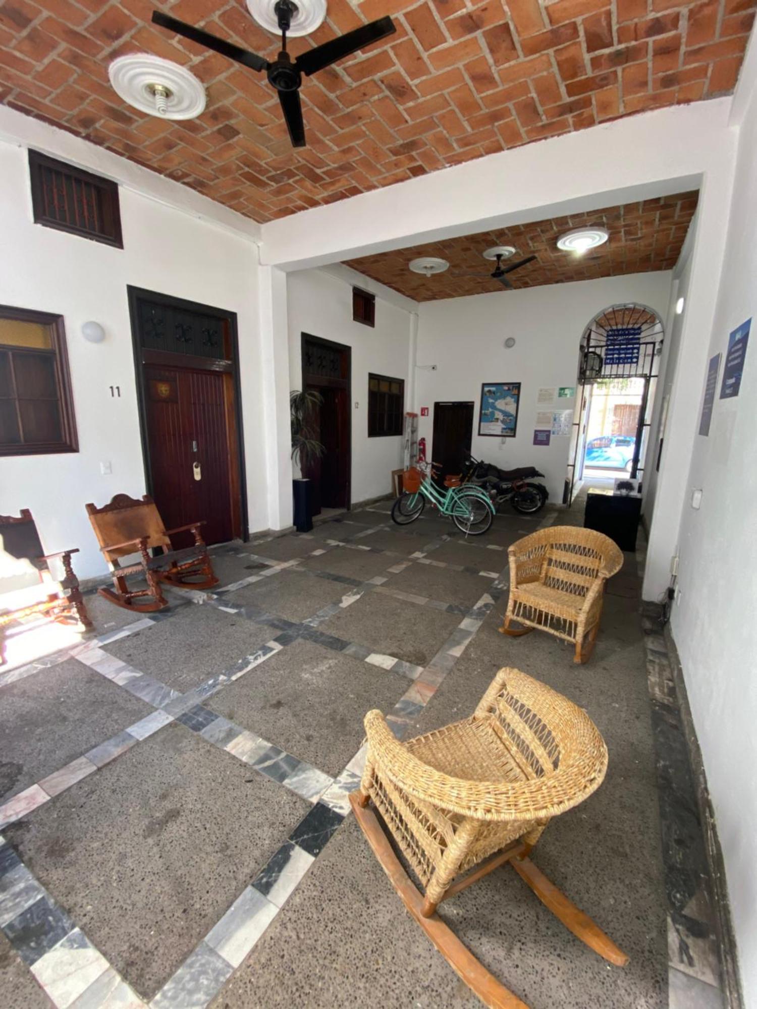 Hostal Perla Mazatlan Bagian luar foto