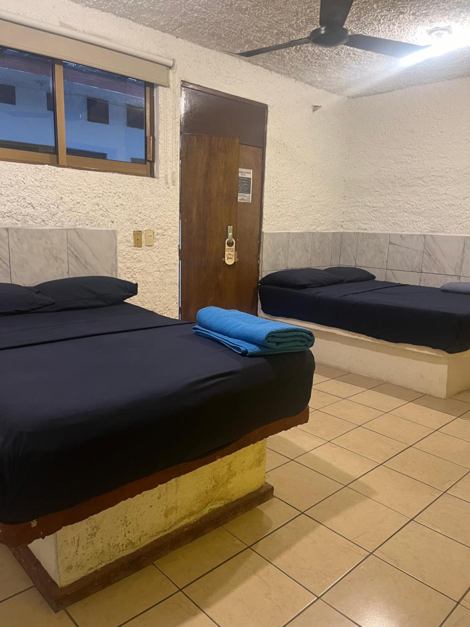 Hostal Perla Mazatlan Bagian luar foto