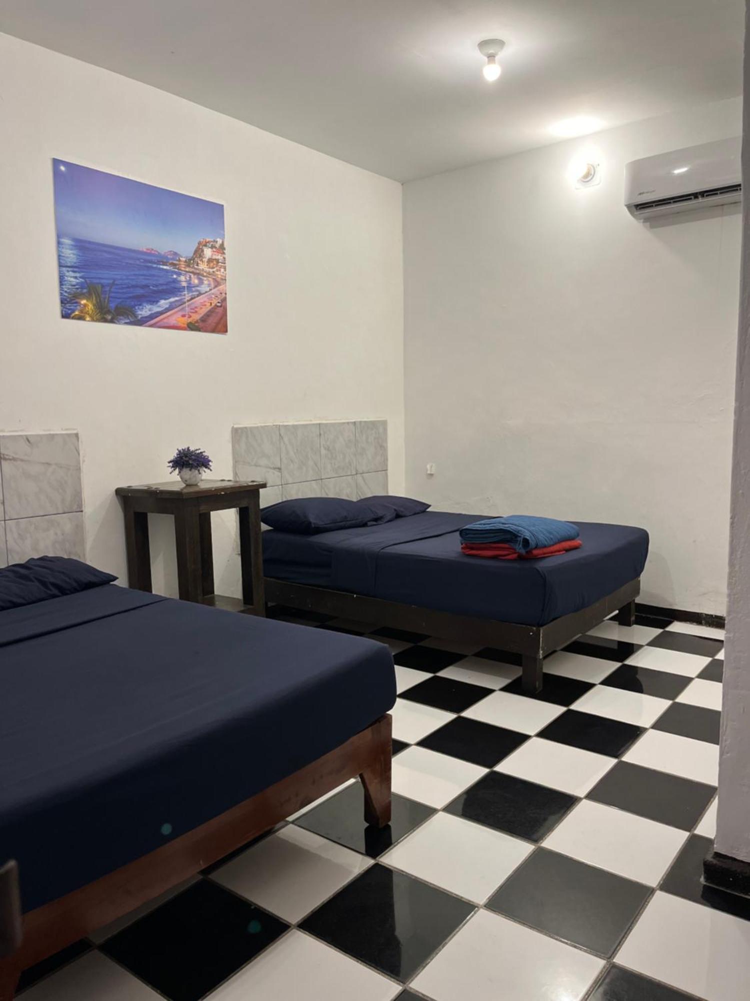 Hostal Perla Mazatlan Bagian luar foto